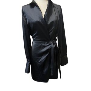 House of Harlow 1960 Midnight Satin Robe